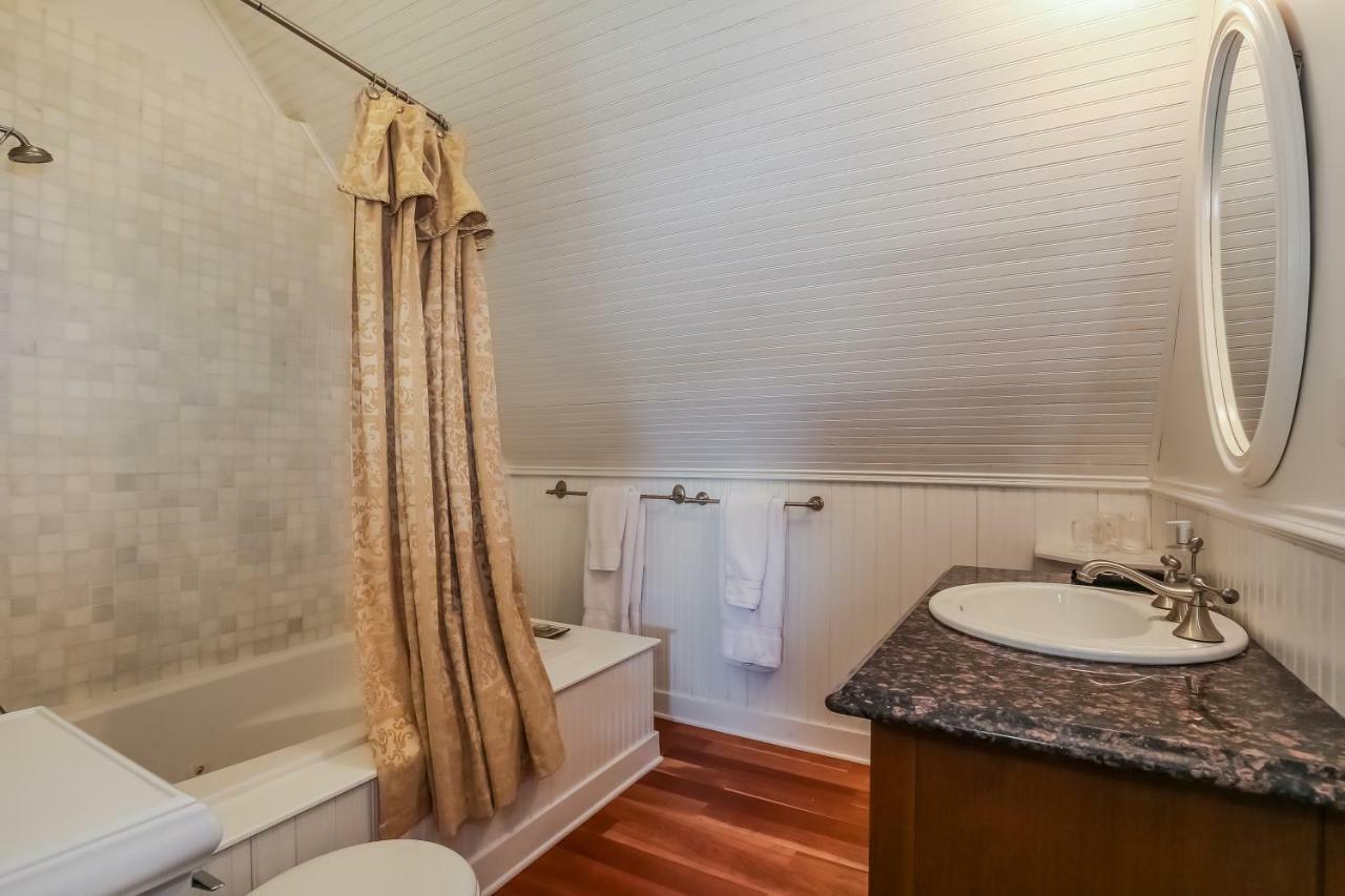 Harvey House Bed & Breakfast Оук Парк Екстериор снимка