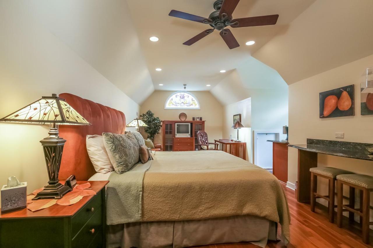 Harvey House Bed & Breakfast Оук Парк Екстериор снимка